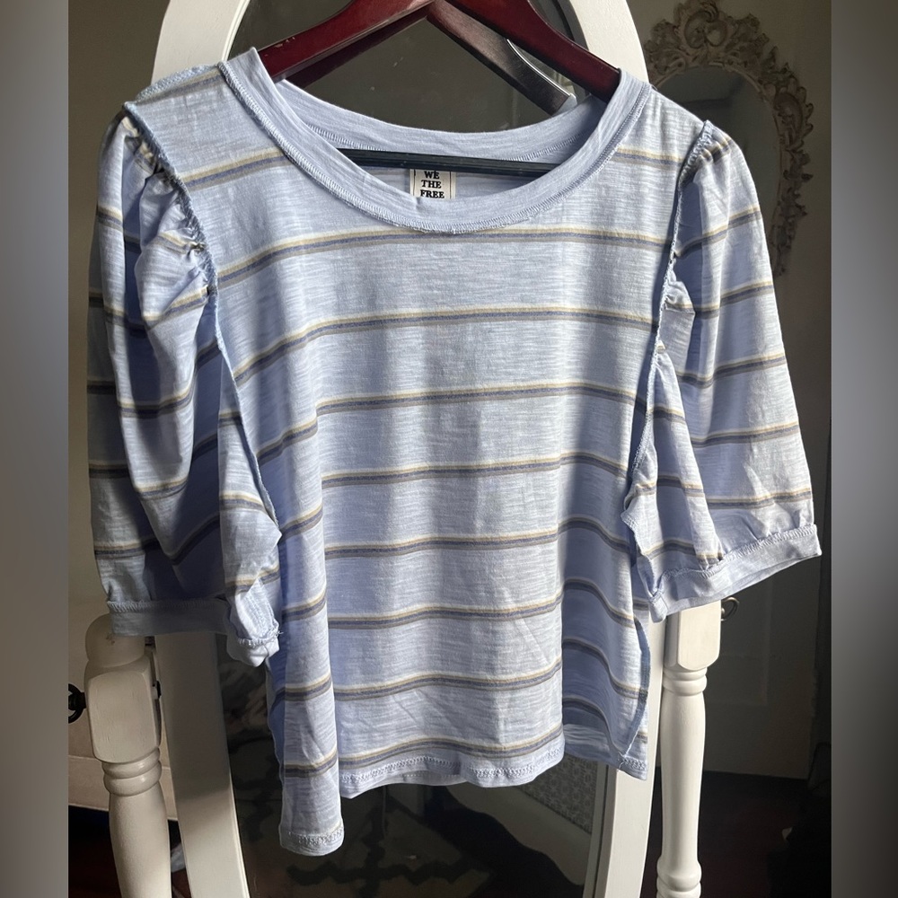 Free People stripped top size S- new w. tag